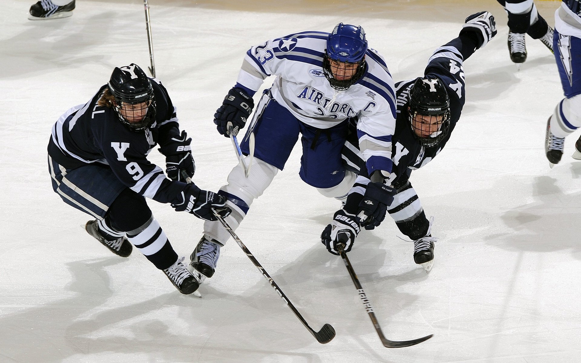 “足球+大健康”产业融合创新，推动全民体育与健康产业深度结合